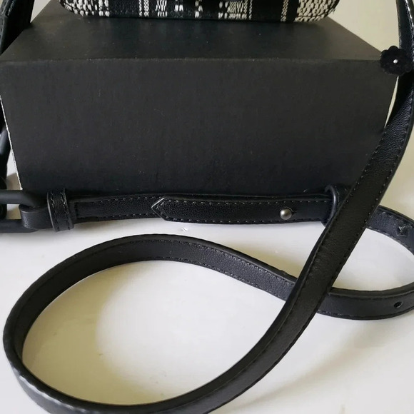 Pixie Mood Womans Black/White Vegan Leather Billie  Crossbody Bag. - Picture 9 of 14